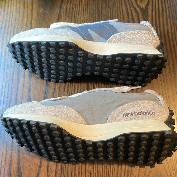 New Balance 327 grey like new. Men’s 7.5, Women’s 9. - Picture 6 of 6